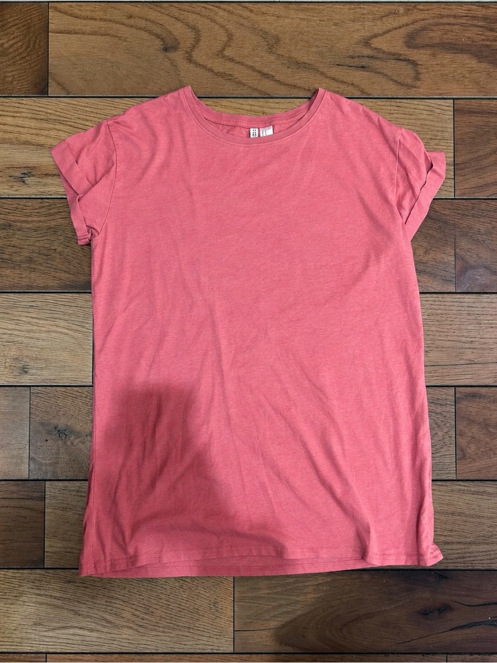 H&M Divided Women's Size M Coral Pink Rolled Sleeve Crewneck T-Shirt
